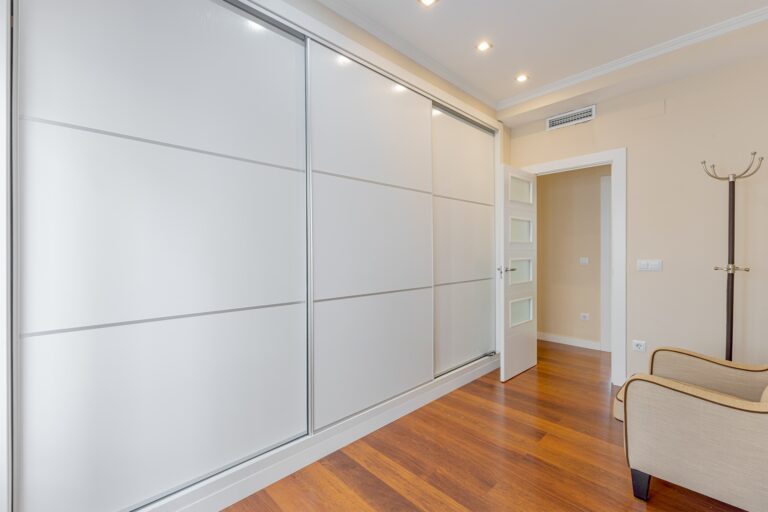 161776854168-size-vb