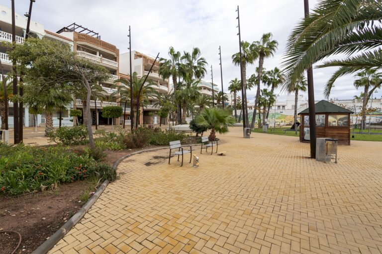 adosados-de-grandes-calidades-en-la-playa-de-moncofar-131672760435-size-vb