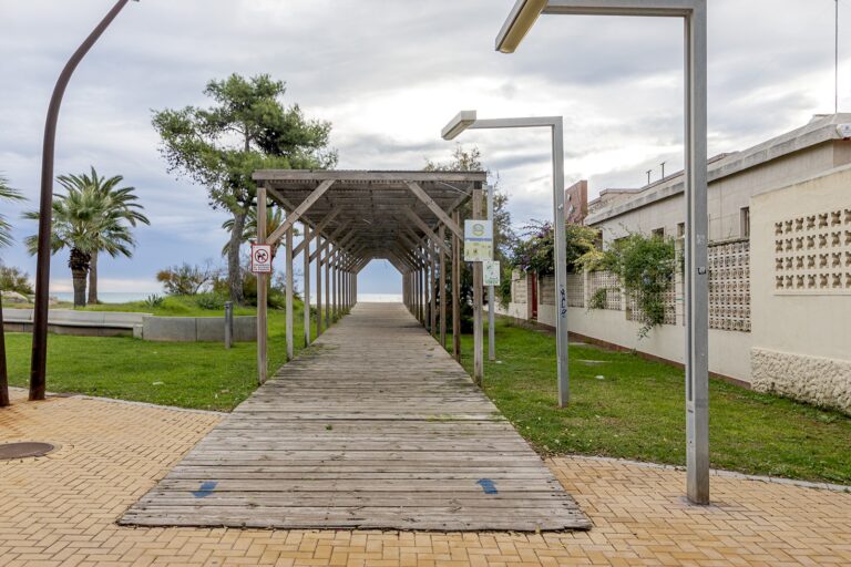 adosados-de-grandes-calidades-en-la-playa-de-moncofar-71672760421-size-vb
