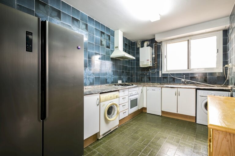 amplia-vivienda-a-reformar-en-la-zona-universitaria-51613662514-size-vb