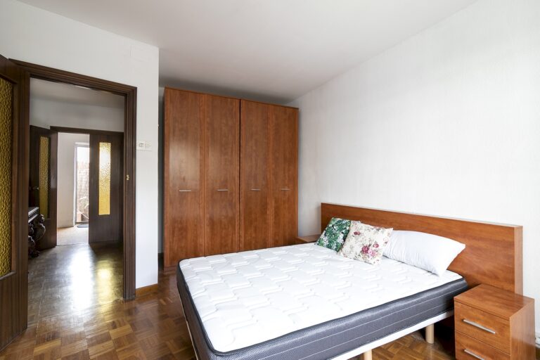 amplia-vivienda-a-reformar-en-la-zona-universitaria-61613662516-size-vb