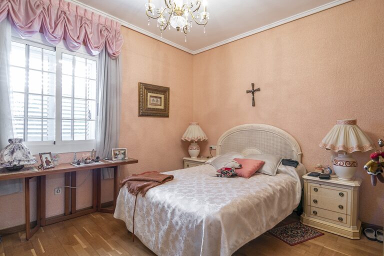 casa-con-gran-superficie-en-la-prestigiosa-urbanizacion-de-tancat-de-lalter-121738582829-size-vb