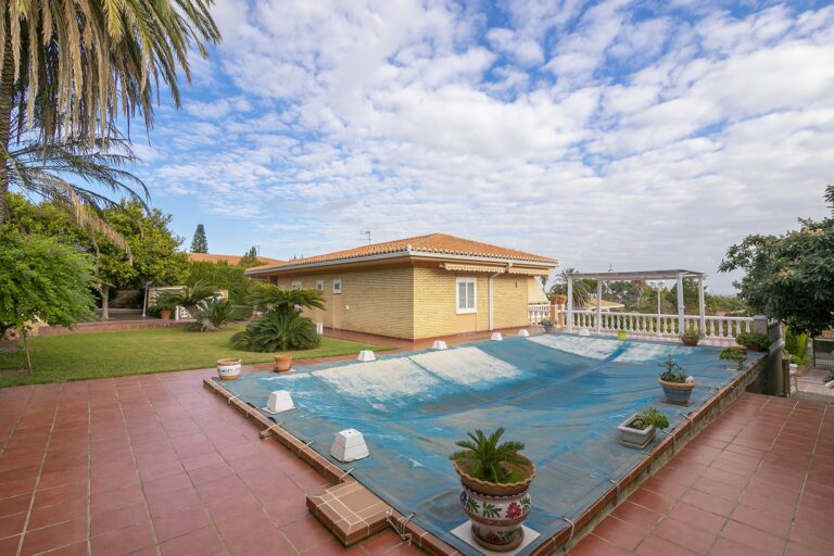 casa-con-gran-superficie-en-la-prestigiosa-urbanizacion-de-tancat-de-lalter-31738582809-size-vb