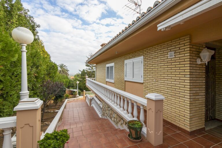 casa-con-gran-superficie-en-la-prestigiosa-urbanizacion-de-tancat-de-lalter-41738582811-size-vb
