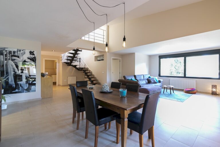 casa-de-diseno-en-urbanizacion-cercana-a-valencia-01759160102-size-vb
