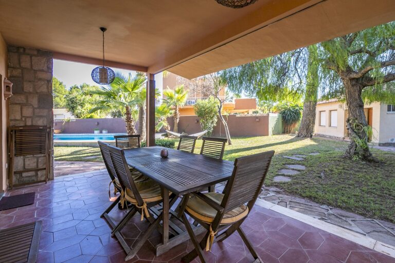 casa-de-diseno-en-urbanizacion-cercana-a-valencia-201759160144-size-vb