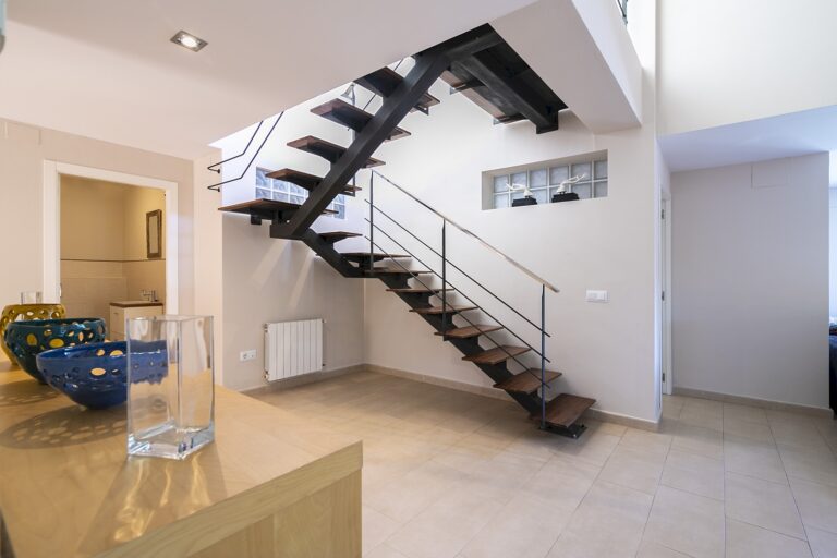 casa-de-diseno-en-urbanizacion-cercana-a-valencia-61759160115-size-vb