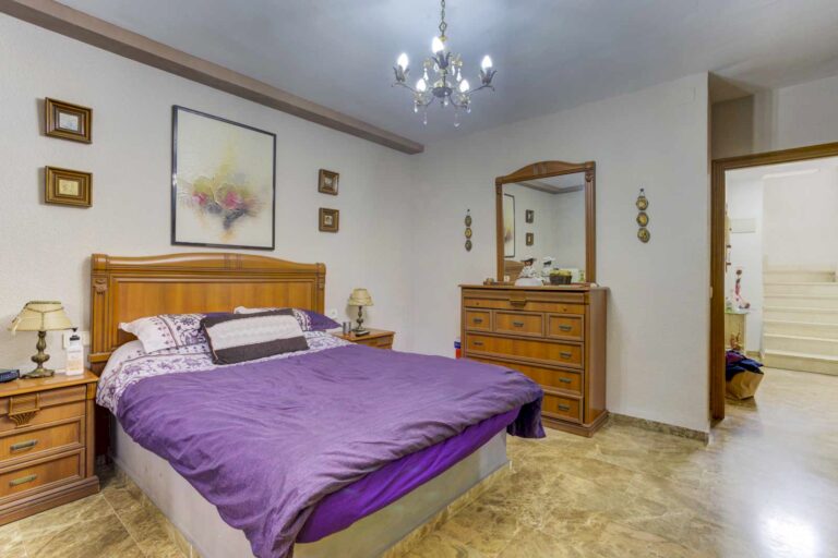 casa-de-estilo-tradicional-en-la-zona-residencial-de-el-vedat-de-torrente-valencia-101650366624-size-vb