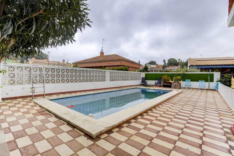 casa-de-estilo-tradicional-en-la-zona-residencial-de-el-vedat-de-torrente-valencia-191650366645-size-vb