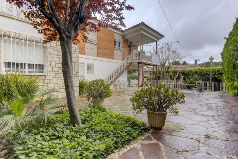 casa-de-estilo-tradicional-en-la-zona-residencial-de-el-vedat-de-torrente-valencia-211650366650-size-vb