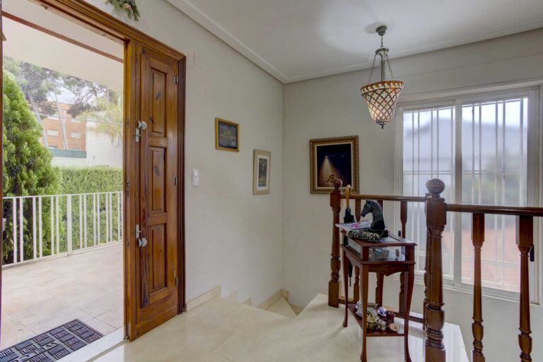 casa-de-estilo-tradicional-en-la-zona-residencial-de-el-vedat-de-torrente-valencia-71650366618-size-vb