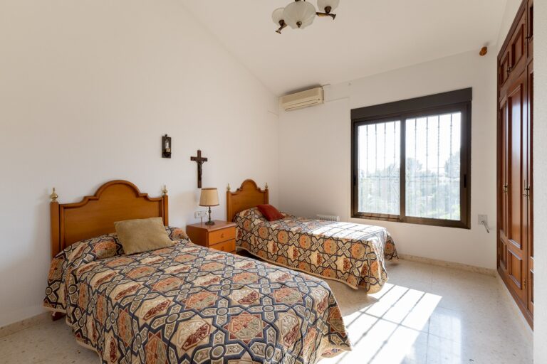 chalet-de-lujo-en-riba-roja-de-turia-valencia-131752680129-size-vb