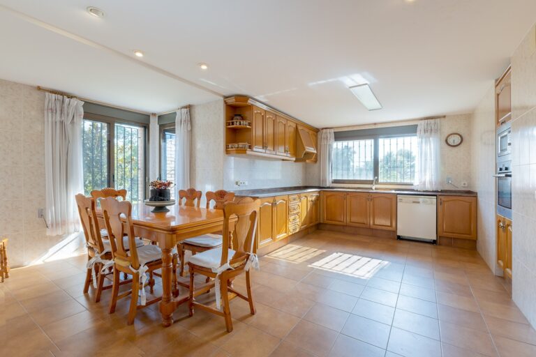 chalet-de-lujo-en-riba-roja-de-turia-valencia-51752680112-size-vb