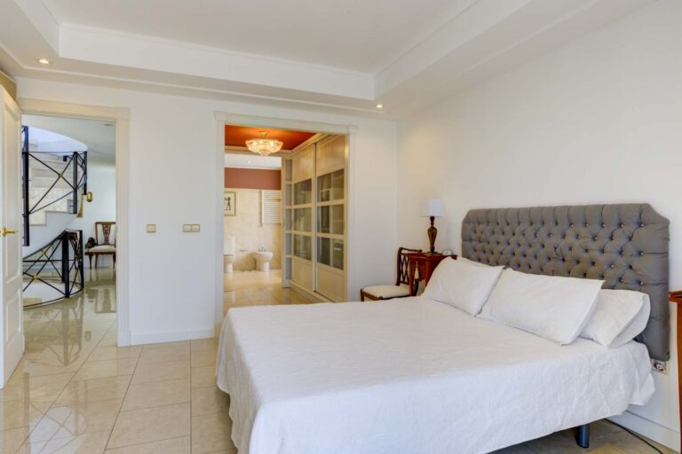 fantastico-chalet-con-magnificas-vistas-en-urbanizacion-de-lujo-161654172736-size-vb