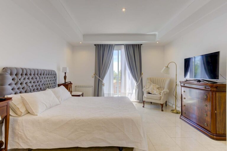 fantastico-chalet-con-magnificas-vistas-en-urbanizacion-de-lujo-171654172738-size-vb