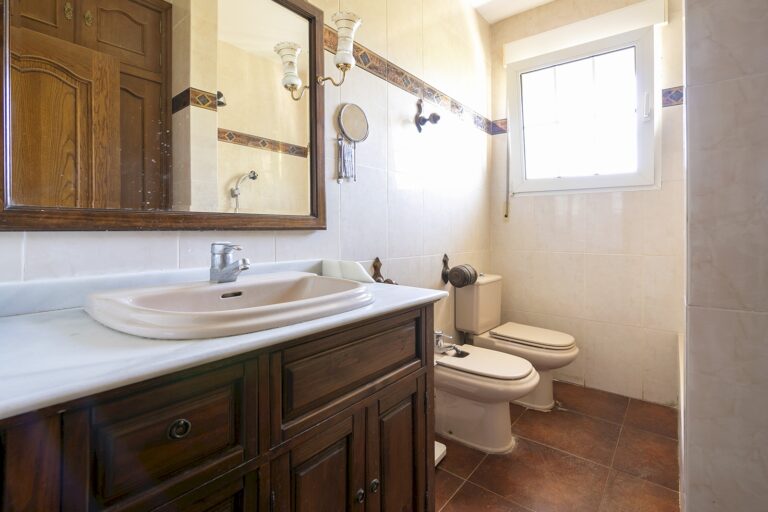 fantastico-chalet-con-piscina-en-urbanizacion-privada-de-picassent-141708442476-size-vb