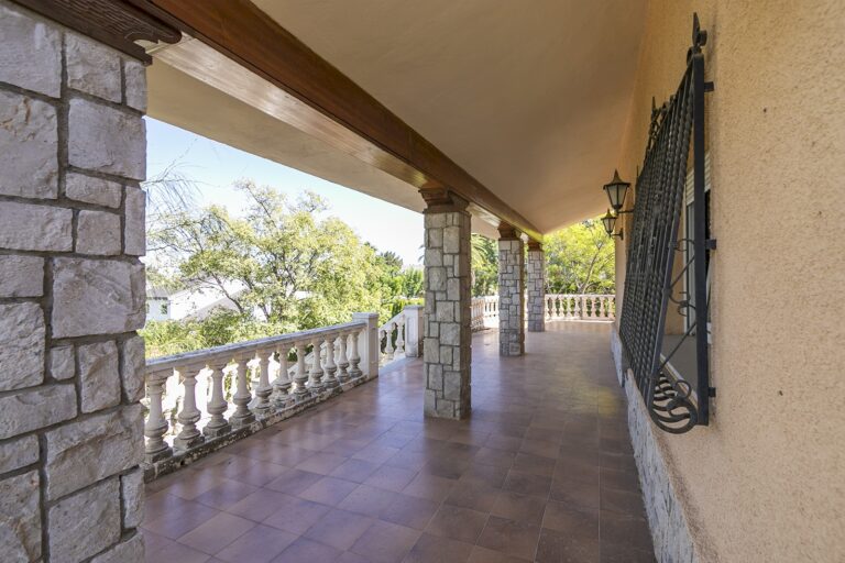 fantastico-chalet-con-piscina-en-urbanizacion-privada-de-picassent-171708442483-size-vb