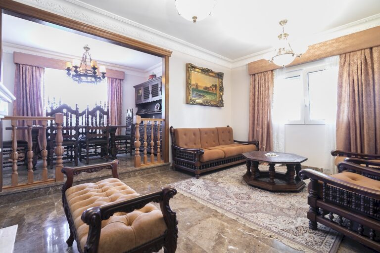 fantastico-chalet-con-piscina-en-urbanizacion-privada-de-picassent-31708442452-size-vb