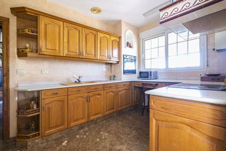fantastico-chalet-con-piscina-en-urbanizacion-privada-de-picassent-41708442454-size-vb