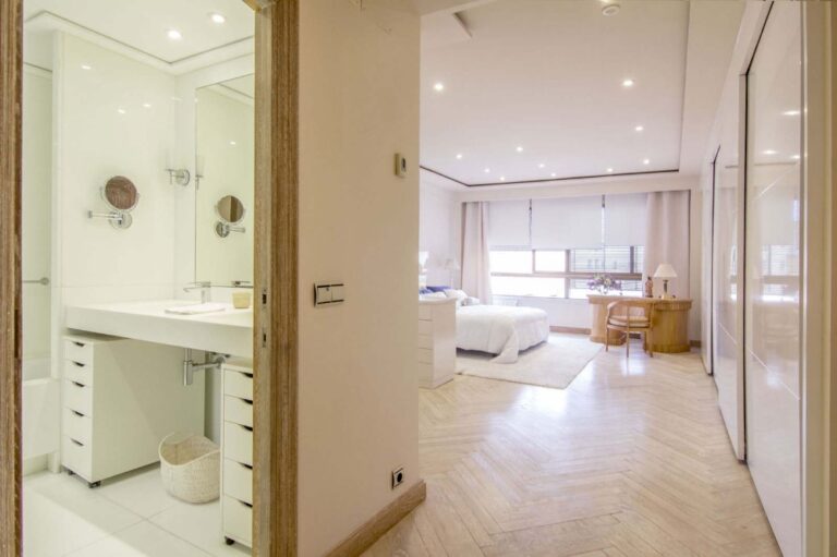 impresionante-piso-para-entrar-a-vivir-en-pleno-corazon-de-valencia-161609254917-size-vb