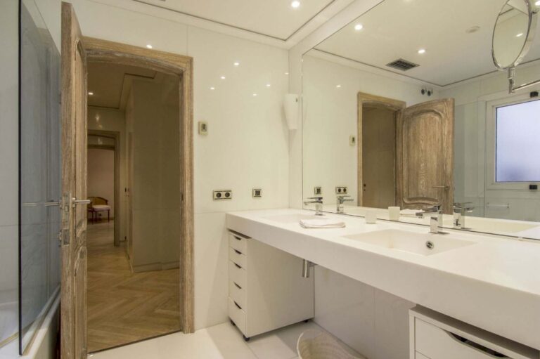 impresionante-piso-para-entrar-a-vivir-en-pleno-corazon-de-valencia-191609254920-size-vb