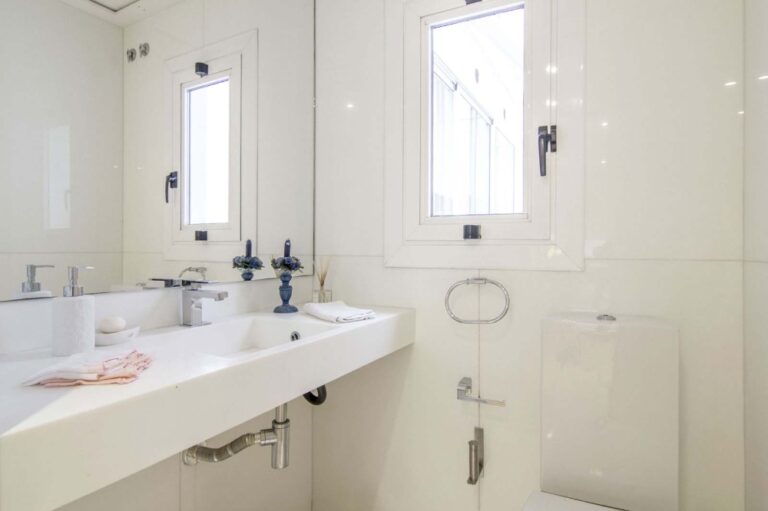 impresionante-piso-para-entrar-a-vivir-en-pleno-corazon-de-valencia-211609254922-size-vb