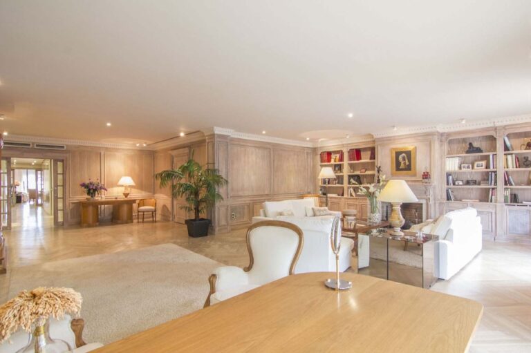 impresionante-piso-para-entrar-a-vivir-en-pleno-corazon-de-valencia-21609254904-size-vb