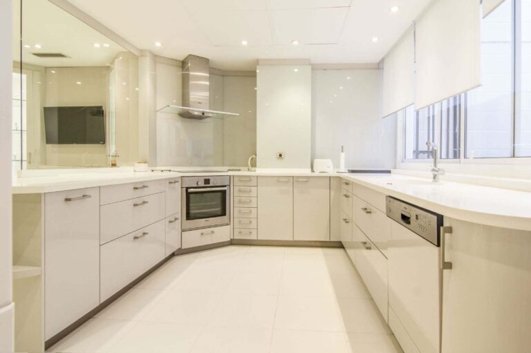 impresionante-piso-para-entrar-a-vivir-en-pleno-corazon-de-valencia-91609254911-size-vb