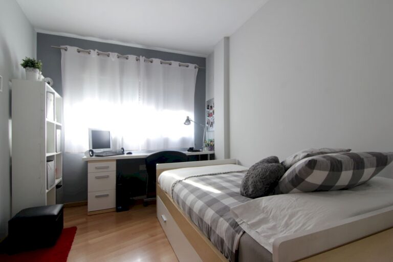 moderna-casa-de-pueblo-con-todas-las-comodidades-en-la-localidad-de-paterna-valencia-101701079508-size-vb