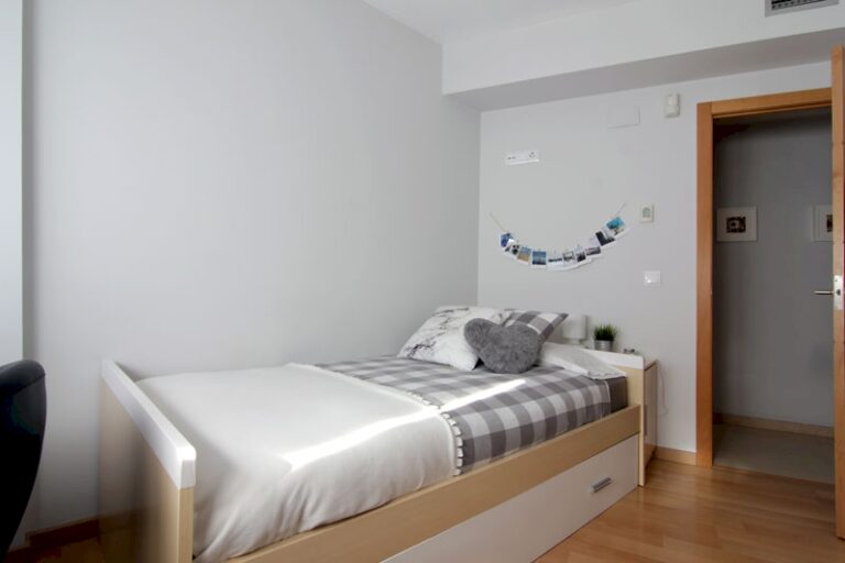 moderna-casa-de-pueblo-con-todas-las-comodidades-en-la-localidad-de-paterna-valencia-111701079508-size-vb