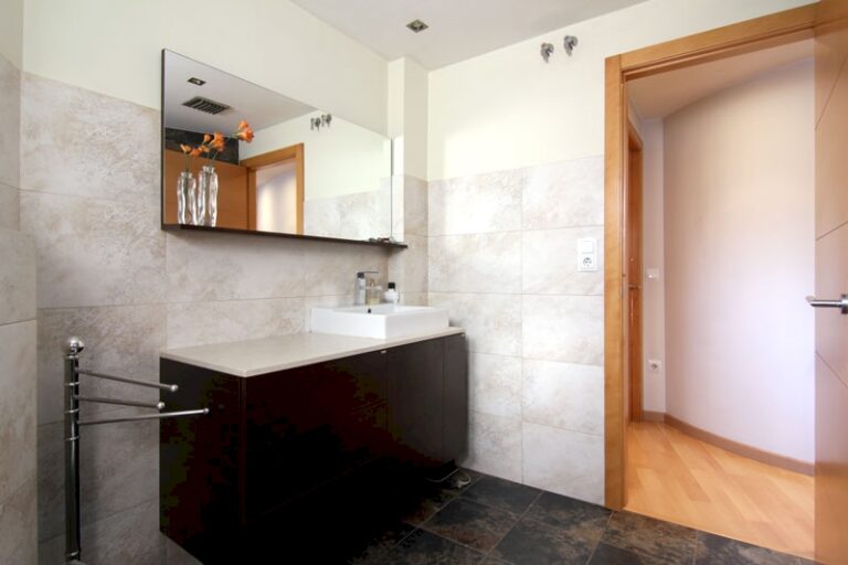 moderna-casa-de-pueblo-con-todas-las-comodidades-en-la-localidad-de-paterna-valencia-151701079511-size-vb