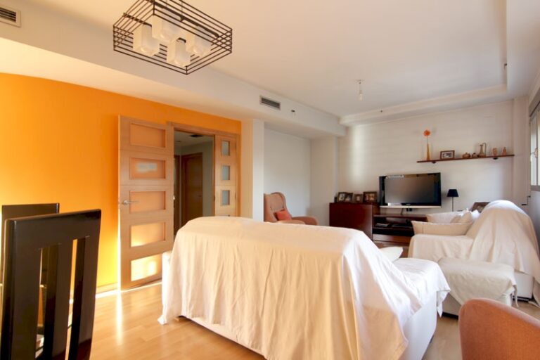 moderna-casa-de-pueblo-con-todas-las-comodidades-en-la-localidad-de-paterna-valencia-21701079502-size-vb