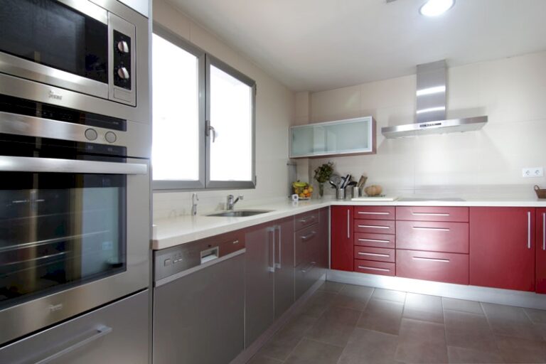 moderna-casa-de-pueblo-con-todas-las-comodidades-en-la-localidad-de-paterna-valencia-51701079505-size-vb