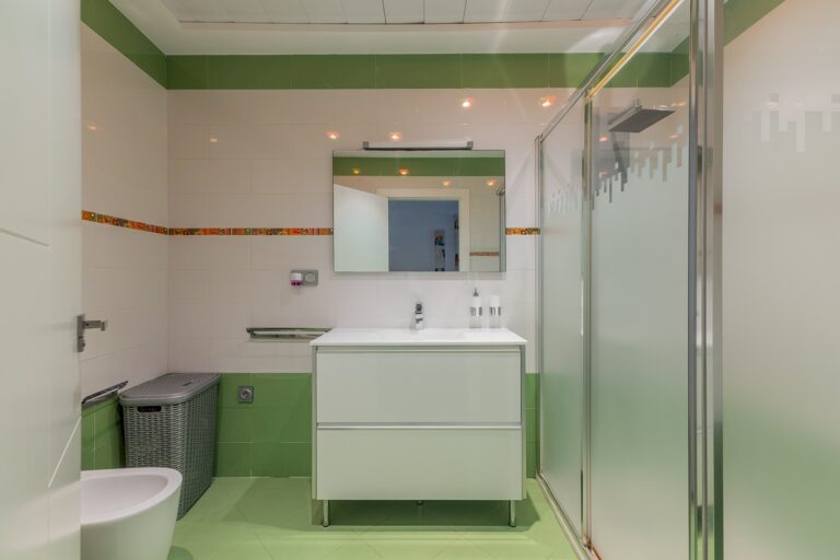 moderna-planta-baja-rodeada-de-servicios-111698253228-size-vb