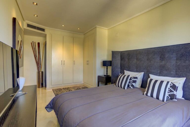 piso-con-gran-terraza-y-magnificas-vistas-en-un-exclusivo-complejo-residencial-de-nou-campanar-valencia-131740397828-size-vb