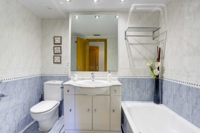 piso-con-gran-terraza-y-magnificas-vistas-en-un-exclusivo-complejo-residencial-de-nou-campanar-valencia-141740397830-size-vb