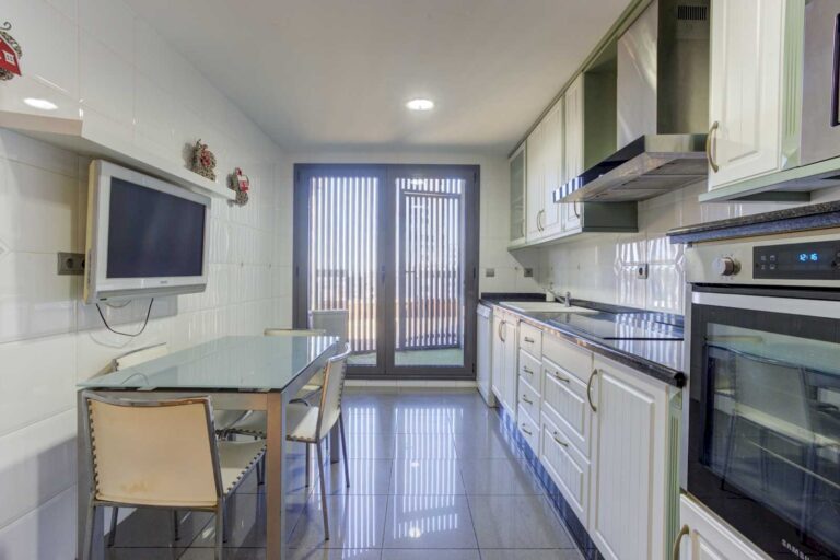 piso-con-gran-terraza-y-magnificas-vistas-en-un-exclusivo-complejo-residencial-de-nou-campanar-valencia-71740397816-size-vb