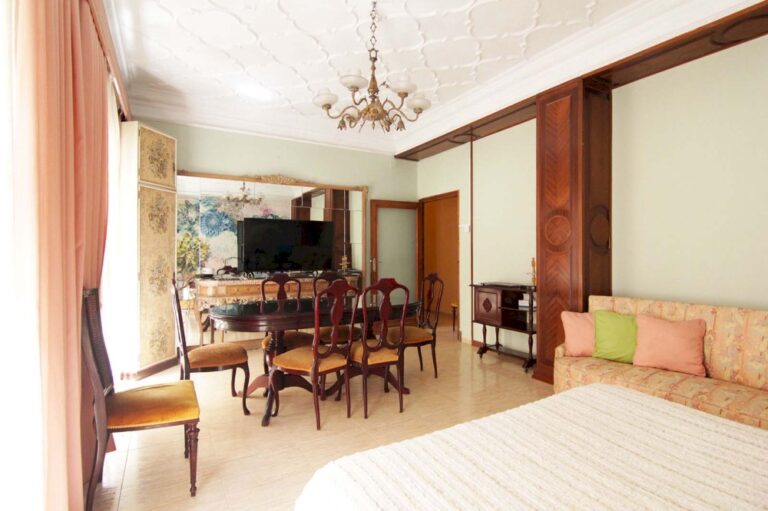 piso-con-licencia-turistica-en-una-finca-senorial-del-casco-antiguo-21591801545-size-vb