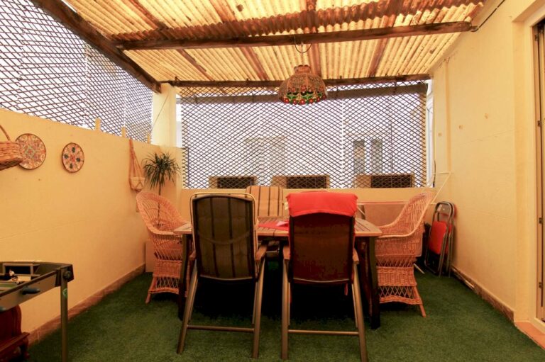 piso-con-licencia-turistica-en-una-finca-senorial-del-casco-antiguo-81591801551-size-vb