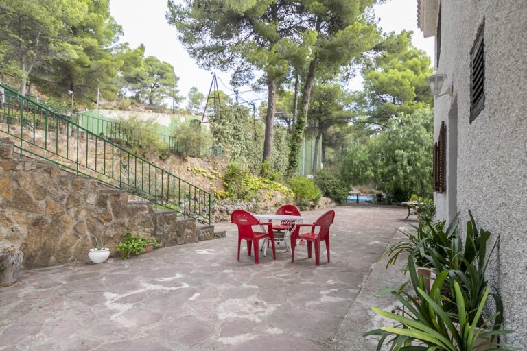 tres-casas-con-terreno-en-plena-naturaleza-en-serra-131600690529-size-vb