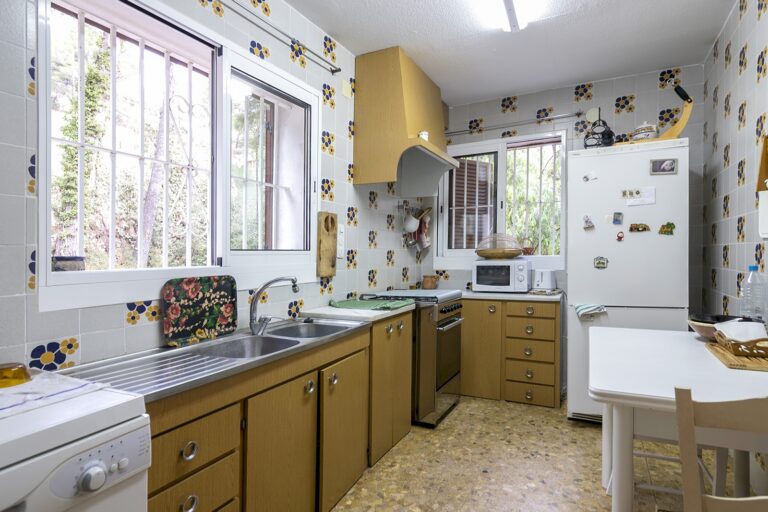 tres-casas-con-terreno-en-plena-naturaleza-en-serra-61600690514-size-vb