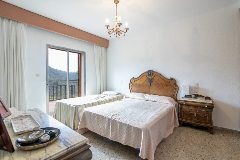 tres-casas-con-terreno-en-plena-naturaleza-en-serra-81600690518-size-vb