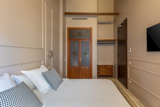 hotel-boutique-junto-a-ruzafa-01716306303-size-vb