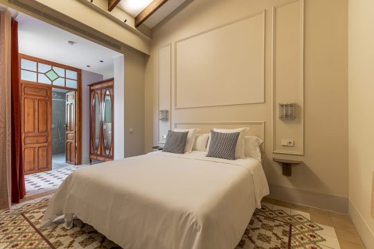 hotel-boutique-junto-a-ruzafa-81716306382-size-vb