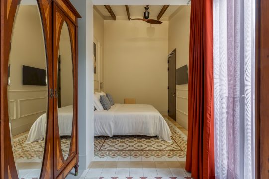hotel-boutique-junto-a-ruzafa-91716306392-size-vb