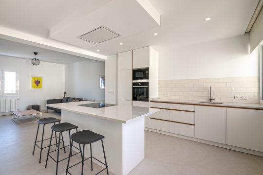 modernidad-eclectica-junto-al-mar-21716480013-size-vb