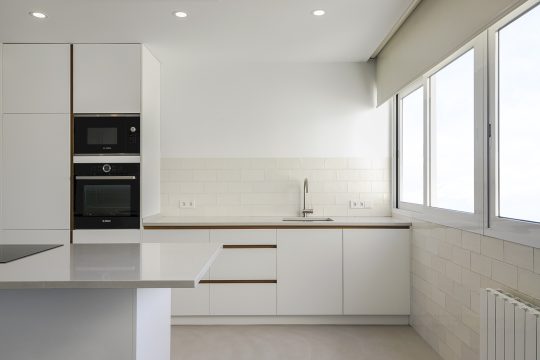 modernidad-eclectica-junto-al-mar-71721301602-size-vb