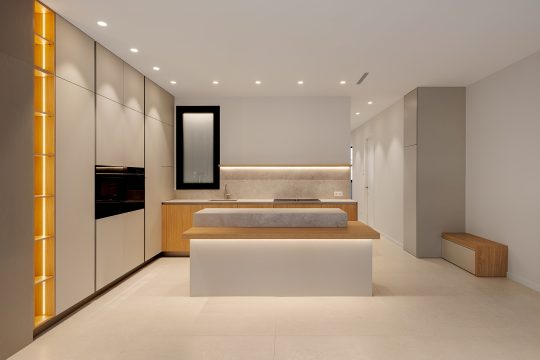 reforma-completa-en-el-centro-de-valencia-01768468202-size-vb