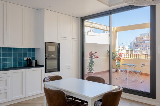 reforma-integral-de-una-vivienda-con-elementos-originales-61741947001-size-vb